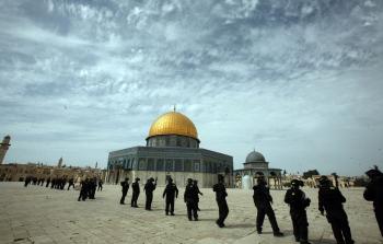 جنود إسرائيليون يقتحمون باحات المسجد الأقصى (أرشيف)
