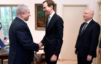 كوشنير خلال لقاءه نتنياهو في زيارة سابقة (أرشيف)