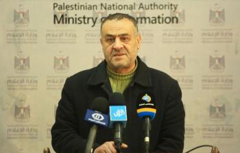 أنور البرعاوي خلال إعلان رزمة المشاريع الثقافية