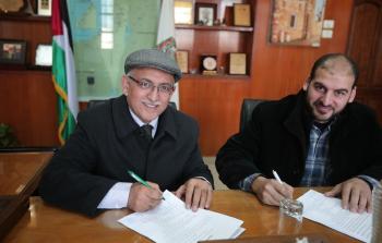 جانب من توقيع الاتفاقية