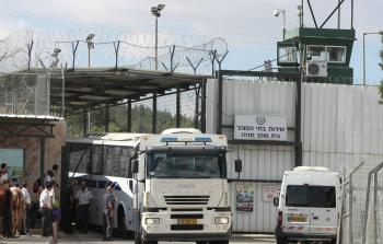 سيارات نقل الأسرى الفلسطينيين (أرشيف)
