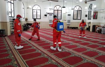 جانب من عمليات التعقيم التي تم تنفيذها في مخيمات اللجواء