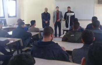 جانب من الندوات