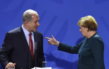 ميركل ونتنياهو في لقاء سابق (أرشيف)