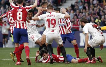 جانب من المباراة (الأناضول)