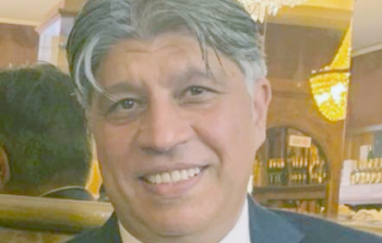 الطبيب عز الدين أبو الخير