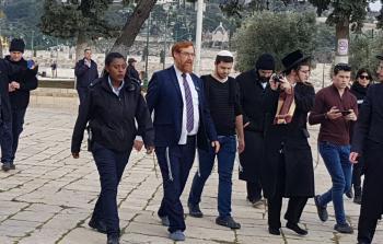 مستوطنون يقتحمون 