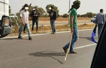 لجان الطوارئ في الضفة الغربية تعتدي على المواطنين