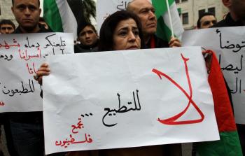 الاحتلال يتخذ التطبيع مع أنظمة عربية 