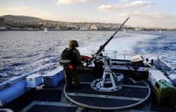 زوارق الاحتلال تستهدف مراكب الصيادين (أرشيف)