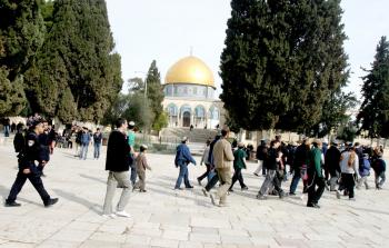 المسجد الأقصى يتعرض لانتهاكات مستمرة من المستوطنين بحماية جنود الاحتلال (أرشيف)