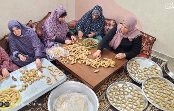 فلسطينيات يصنعن 