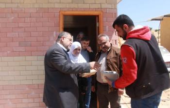 وكيل وزارة الأشغال ناجي سرحان برفقة مختصين من مكان تجهيز الغرف الخرسانية