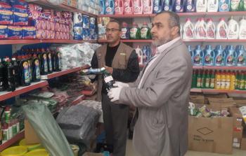 فرق منظمة من هيئات حكومية تنفذ جولات على الأسواق بغزة