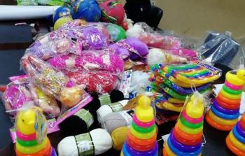 جانب من الألعاب المقدمة للأطفال في مراكز الحجر