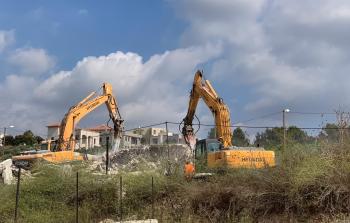 جرافات الاحتلال تهدم أحد منازل المواطنين في الضفة (أرشيف)