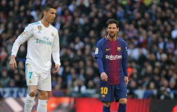 ميسي ورونالدو في صورة من الأرشيف