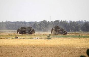 توغل لجرافات الاحتلال بشكل محدود شرق القطاع (أرشيف)