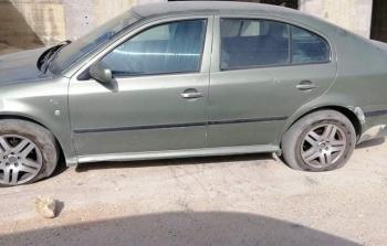 مستوطنون يعطبون إطارات سيارات في نابلس