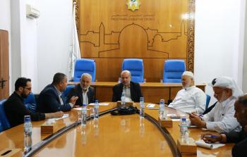 جانب من جلسة الاستماع لرئيس سلطة الأراضي