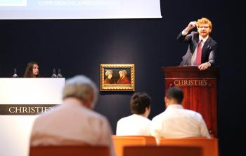 جانب من المزاد (الأناضول)