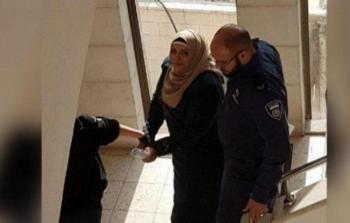 أثناء اعتقال قوات الاحتلال المقدسية فدوى حمادة