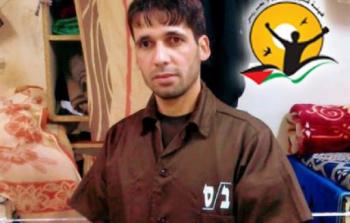 الأسير إبراهيم البيطار في صورة من داخل أسره (أرشيف)