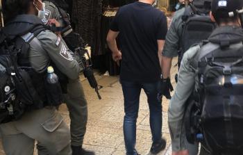 الاحتلال يعتقل أحد الشبان