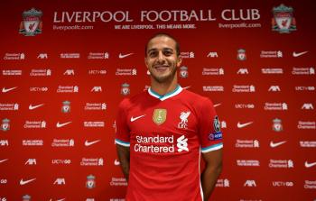 ألكانتارا بعد التوقيع لليفربول.jpg