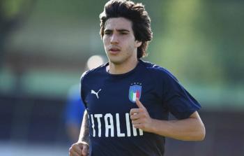 اللاعب ساندرو تونالي الإيطالي (وكالات)