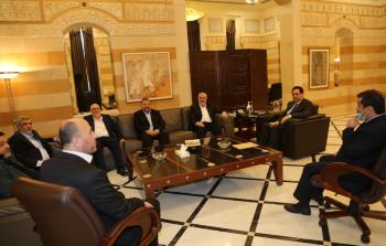 جانب من لقاء هنية ووفد حماس مع رئيس حكومة تصريف الأعمال اللبناني