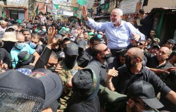 استقبال رئيس حركة حماس إسماعيل هنية في مخيم عين الحلوة بلبنان (وكالات)