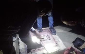 شبان يمنعون المستوطنين من دخول نبع سيلون بنابلس