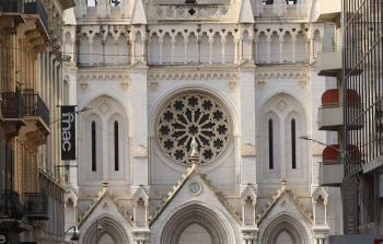 محيط كنيسة العذراء وسط باريس (الفرنسية)