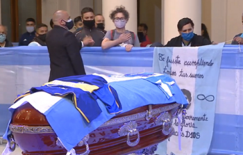 ضريح اللاعب مارادونا أين