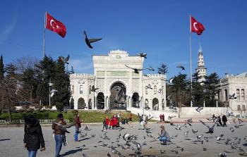 واجهة جامعة اسطنبول في تركيا