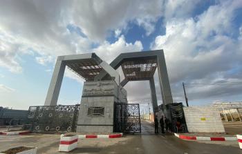 جانب من فتح المعبر - تصوير/ ياسر فتحي