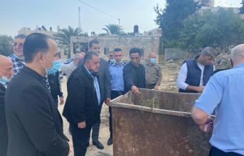 جانب من عملية إتلاف أشتال الماريغوانا