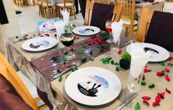 جانب من حملة تضامن أحد المطاعم بغزة مع الأسير المضرب عن الطعام ماهر الأخرس