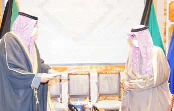 أمير الكويت الشيخ نواف الأحمد الجابر الصباح أثناء استقباله رئيس مجلس الوزراء لتقديم استقالة الحكومة