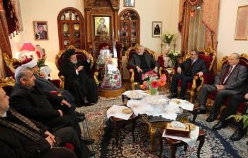 لقاء سابق بين رئيس المكتب السياسي لحركة حماس إلى جانب وفد رفيع مع قادة الحركة الكنيسة الأرثوذكسية