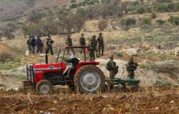 جنود الاحتلال يحتجزون جراراً زراعياً -الضفة الغربية (أرشيف)