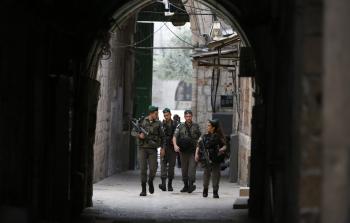 جنود الاحتلال يتجولون في أحياء مدينة القدس (أرشيف)