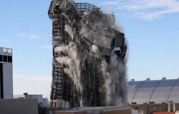 الفندق أثناء الهدم