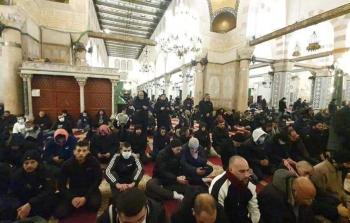 مصلون يعمرون الأقصى فجر اليوم في حملة 