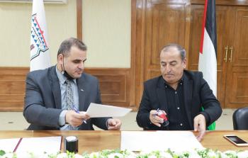 جانب من توقيع اتفاق عقد العمل مع شركة أبو صلاح إخوان للمقاولات