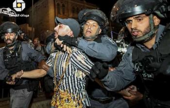 الاحتلال يعتقل أحد الشبان في باب العمود بالقدس المحتلة