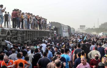 قطار يخرج عن القضبان في القليوبية (الأناضول)