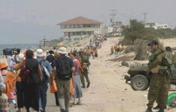 مشاهد من اندحار الاحتلال من قطاع غزة