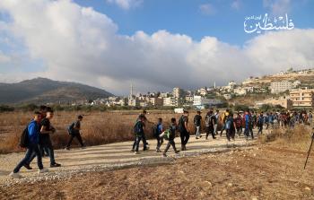 الاحتلال يعتدي على طلبة اللبن الشرقية ويمنع وصولهم مدرستهم